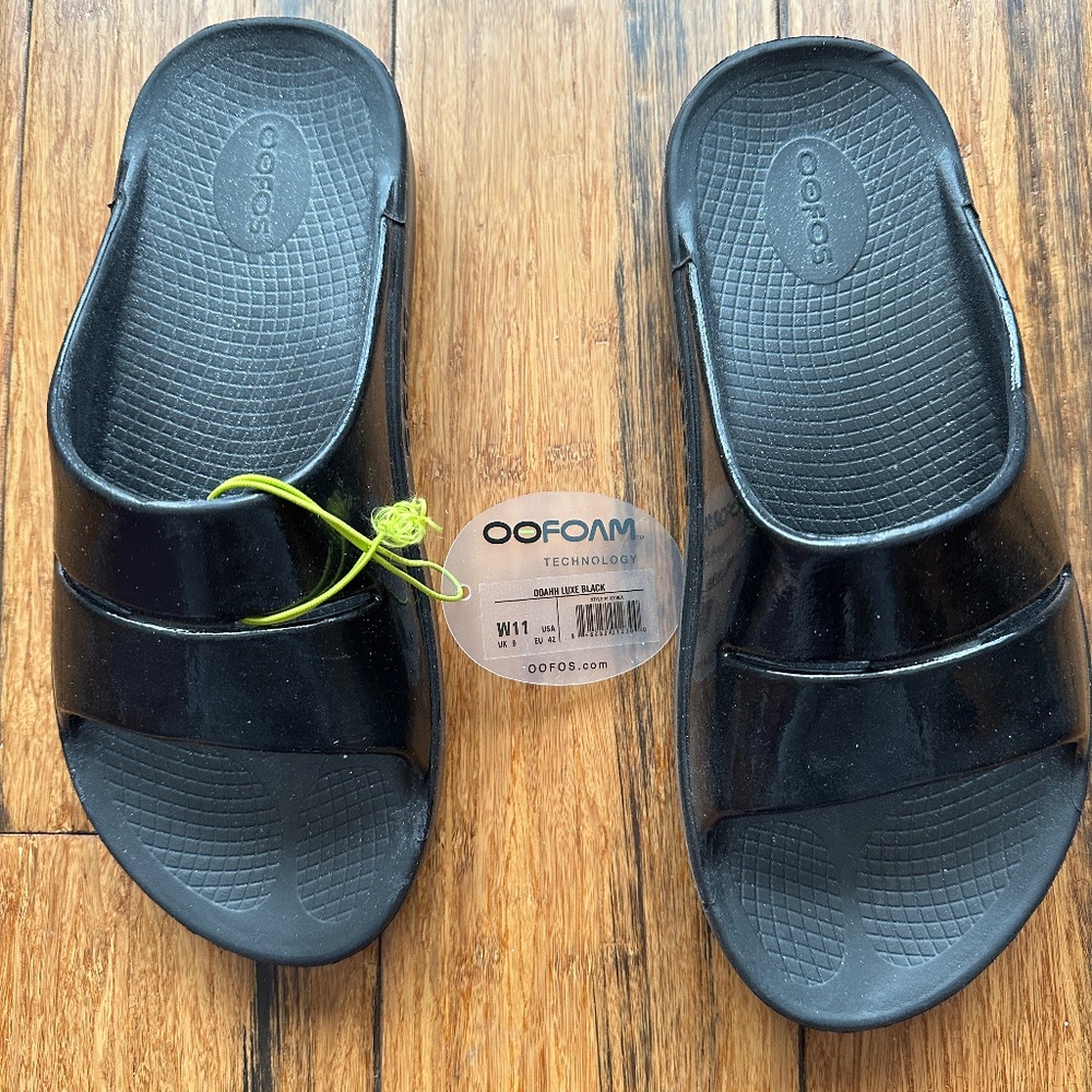 NWT OOFOS OOahh Women's Slides Size 11